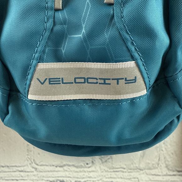 Pre-Owned 2 Liter Blue Camelbak Velocity Water Hydration Backpack, Hiking Tool - Picture 2 of 7